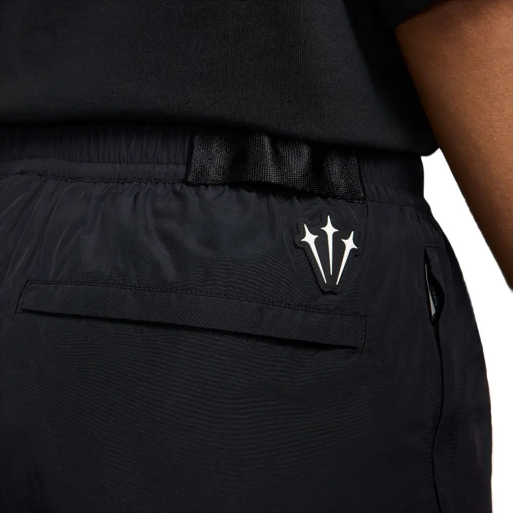 Nike NOCTA Short en nylon Cardinal Noir - Image 4