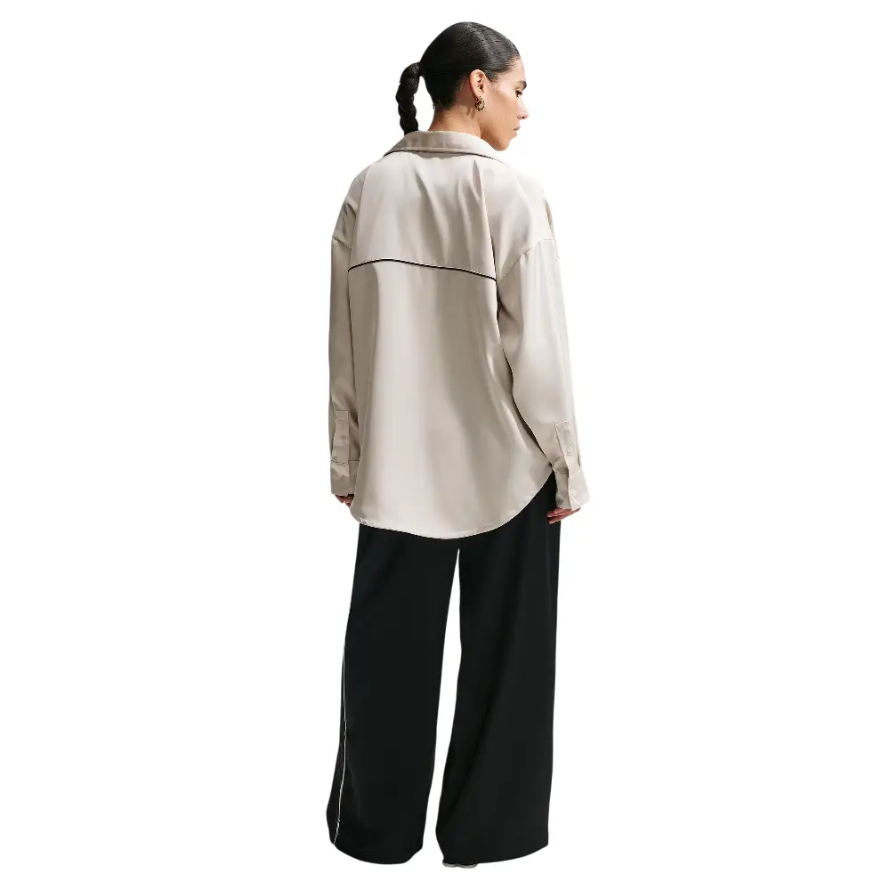 Nike Sportswear Haut oversize à manches longues en satin Light Bone - Image 4