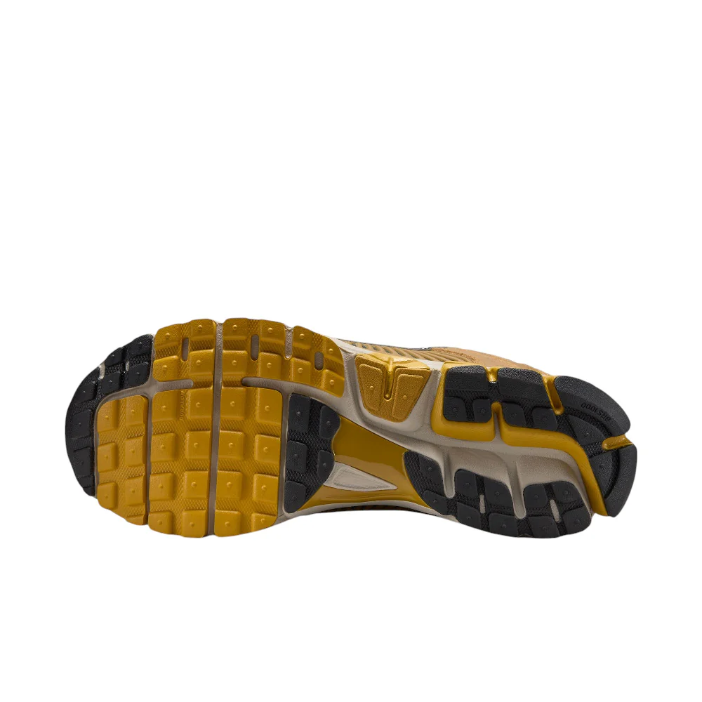 Nike Zoom Vomero 5 Ochre Flat Gold - Image 6